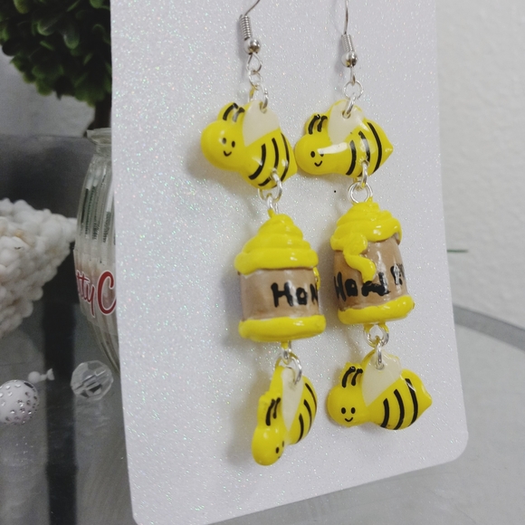 Honey pot bee dangle earrings - Picture 6 of 11